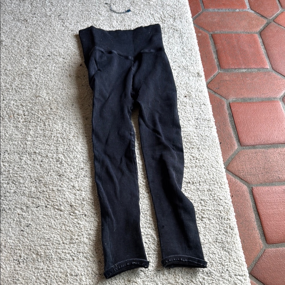 Black Ribbed High-Waisted Leggings